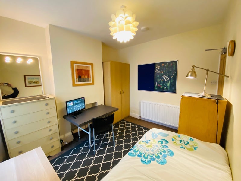 Room Elswick Road in Greater London