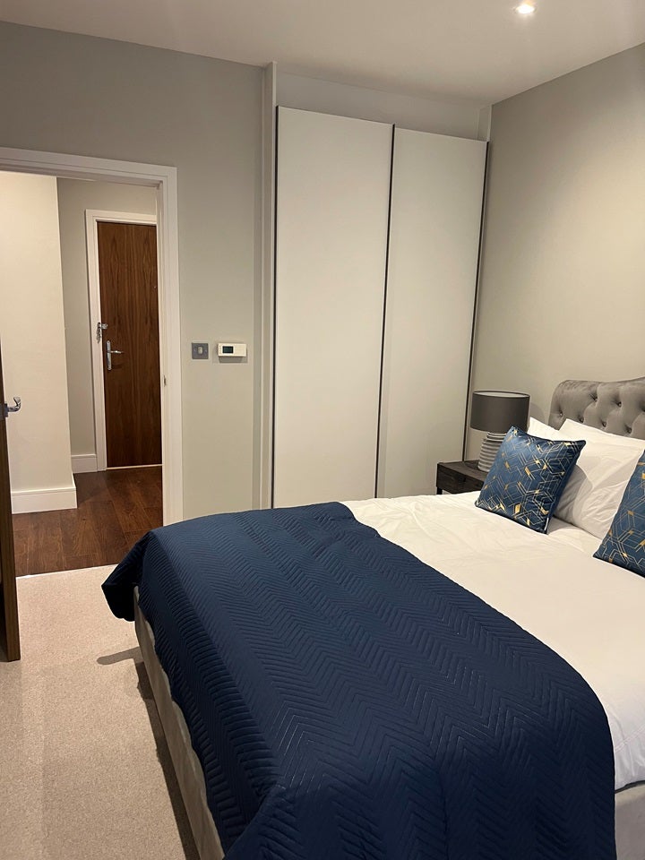 Flat Silvocea Way in Greater London