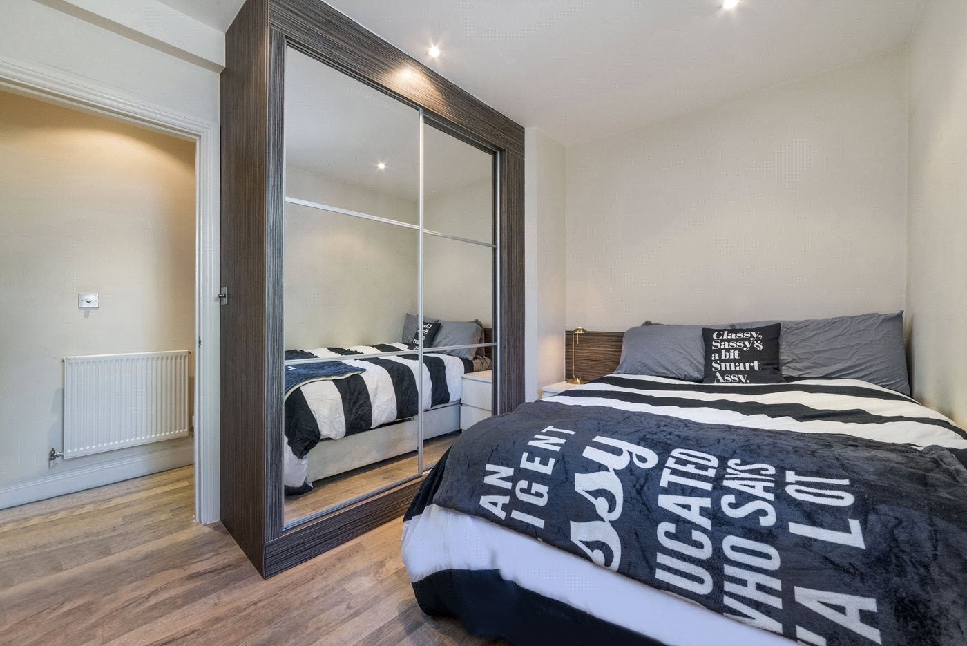 Flat Tottenham Street in Greater London
