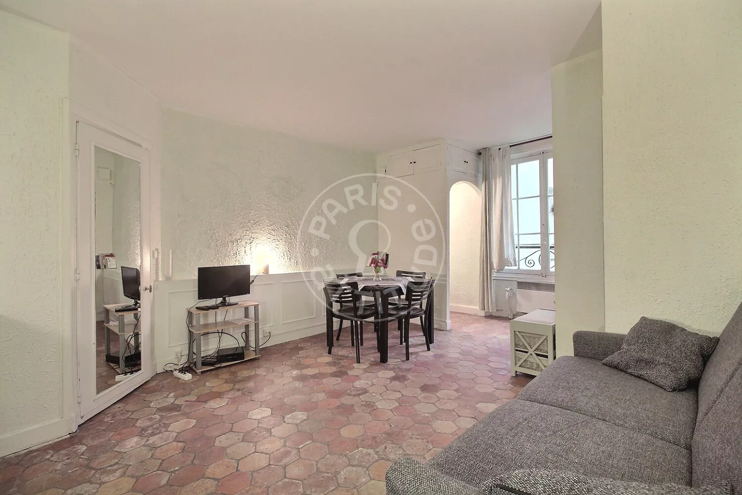 Flat Rue Mazarine in Paris