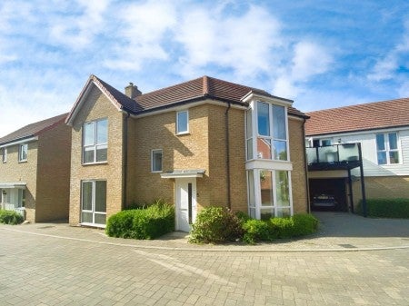 House Arthur Maybury Close in Ashford