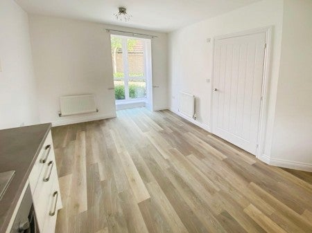 House Arthur Maybury Close in Ashford