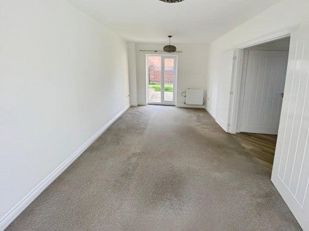 House Arthur Maybury Close in Ashford