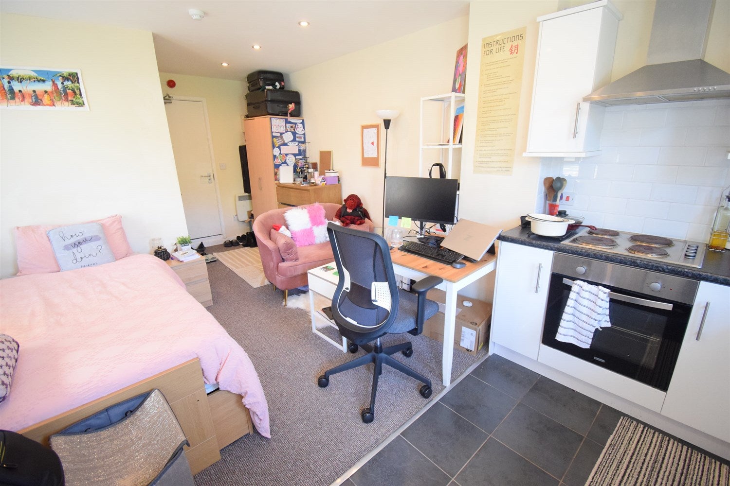 Flat Piercefield Place in Cardiff