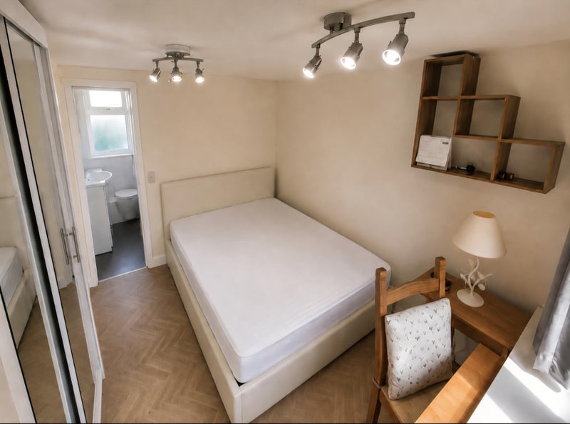 Room Lismore Drive in Birmingham