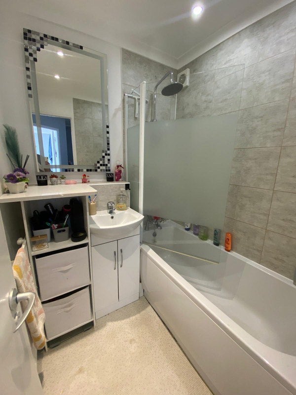 Room Armadale Close in Greater London