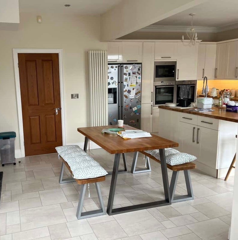Room Campbell Road in Salford