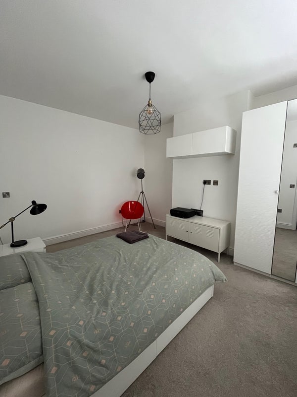 Room Campbell Road in Salford