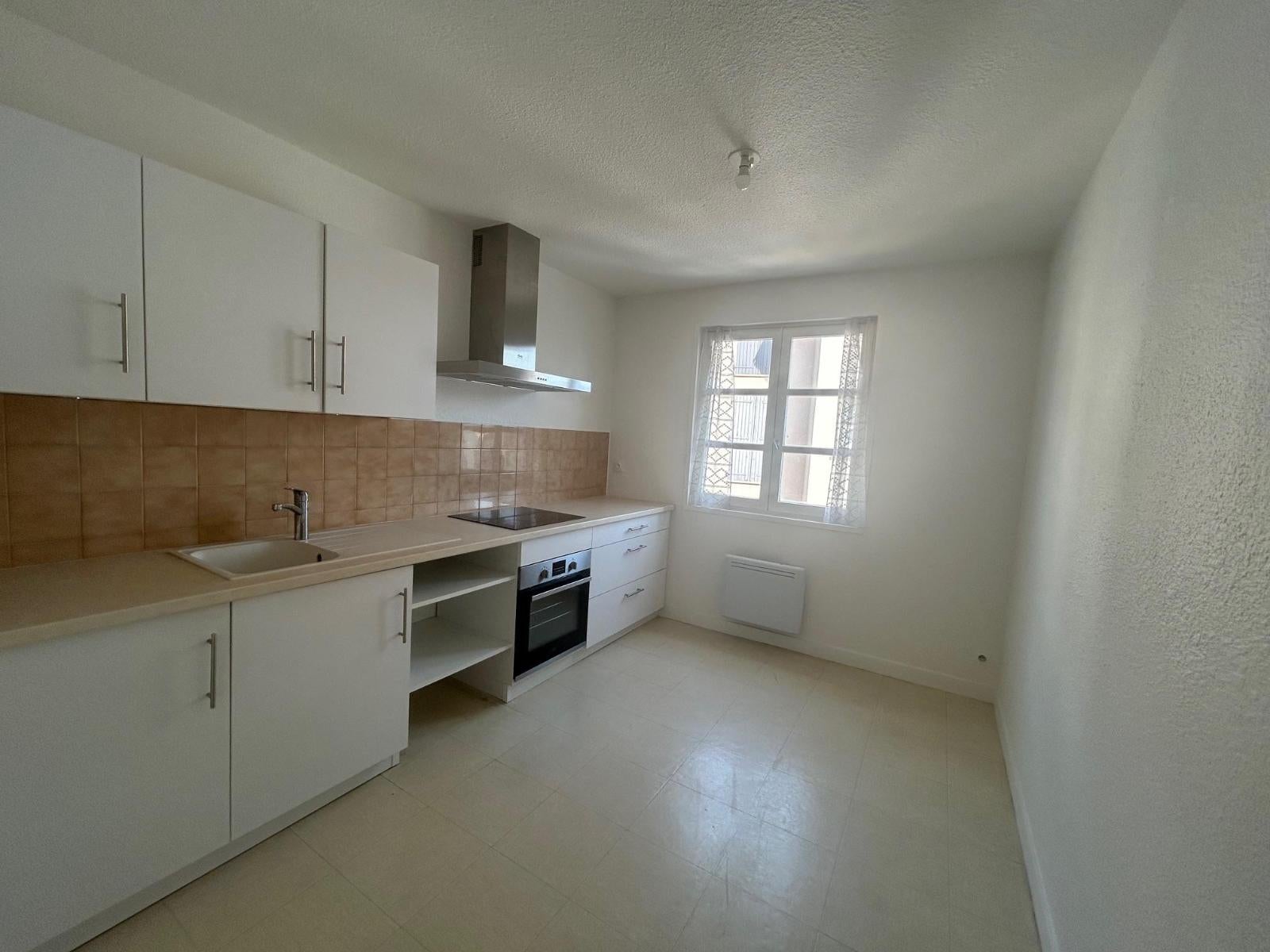 Flat Rue du Collège in Saint-Romain-le-Puy