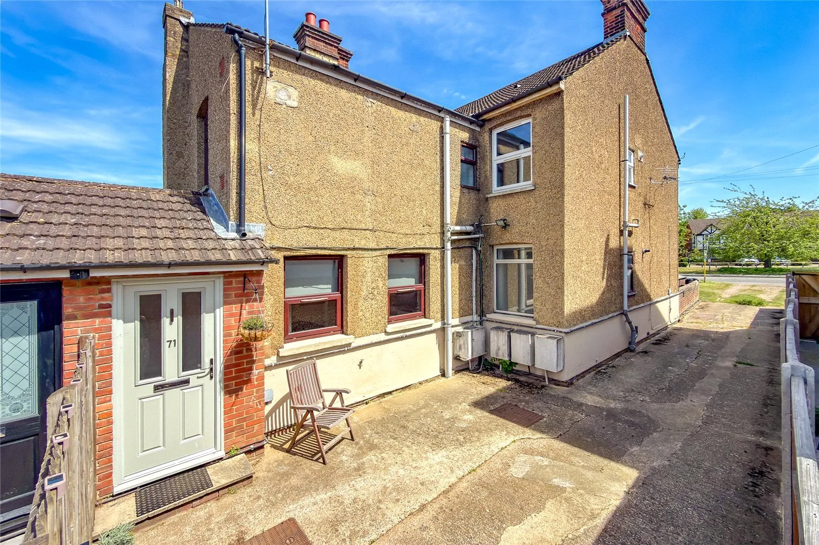 Flat Sandridge Road in St Albans