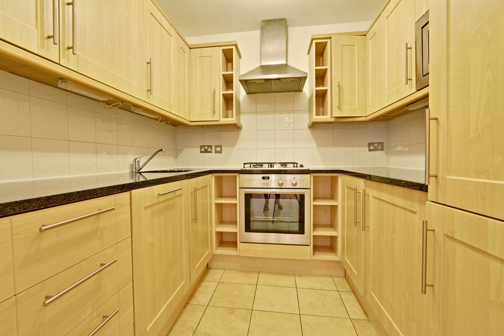 Flat Friern Barnet Road in Greater London