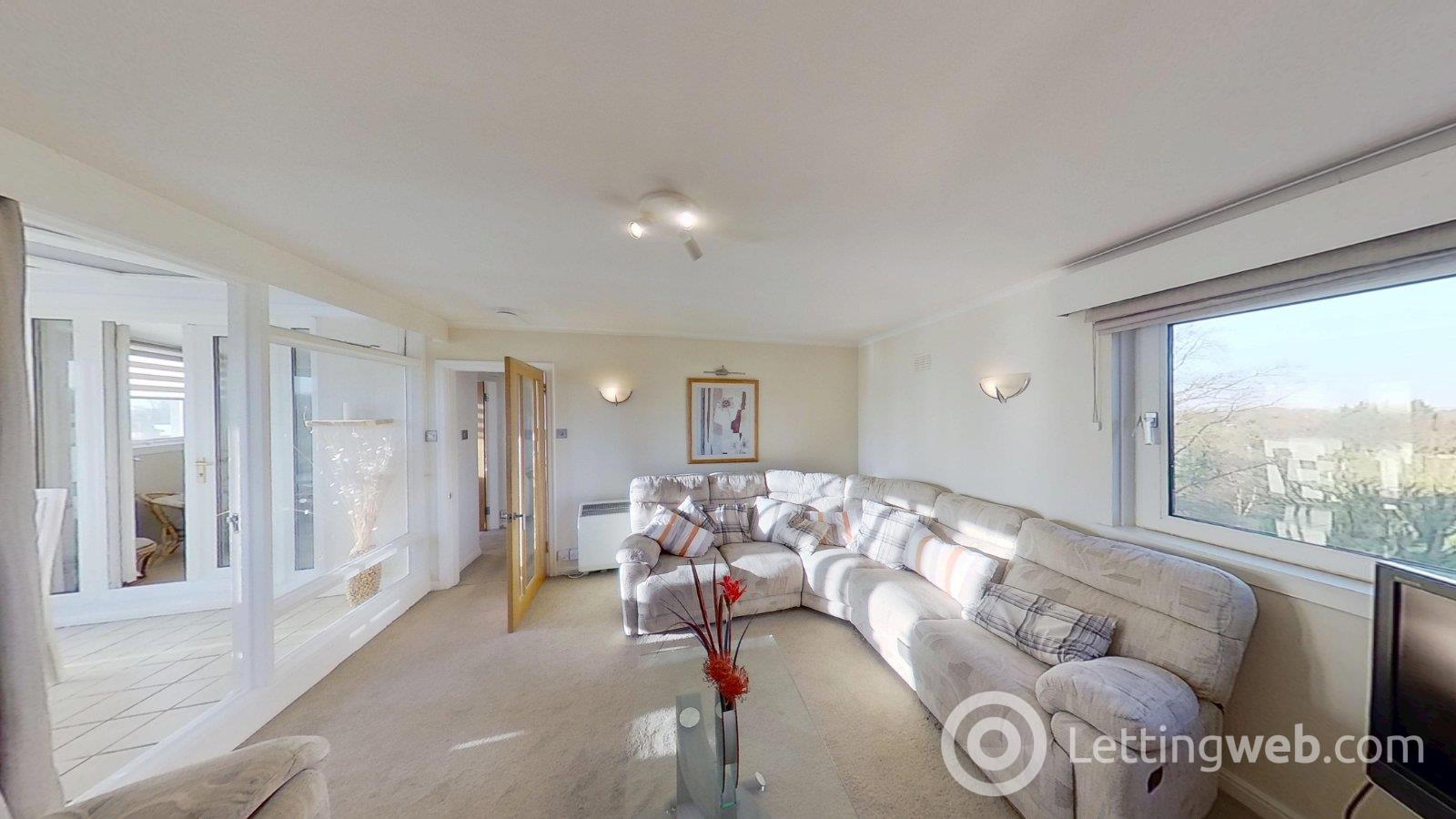 Flat Barnton Court in Edinburgh