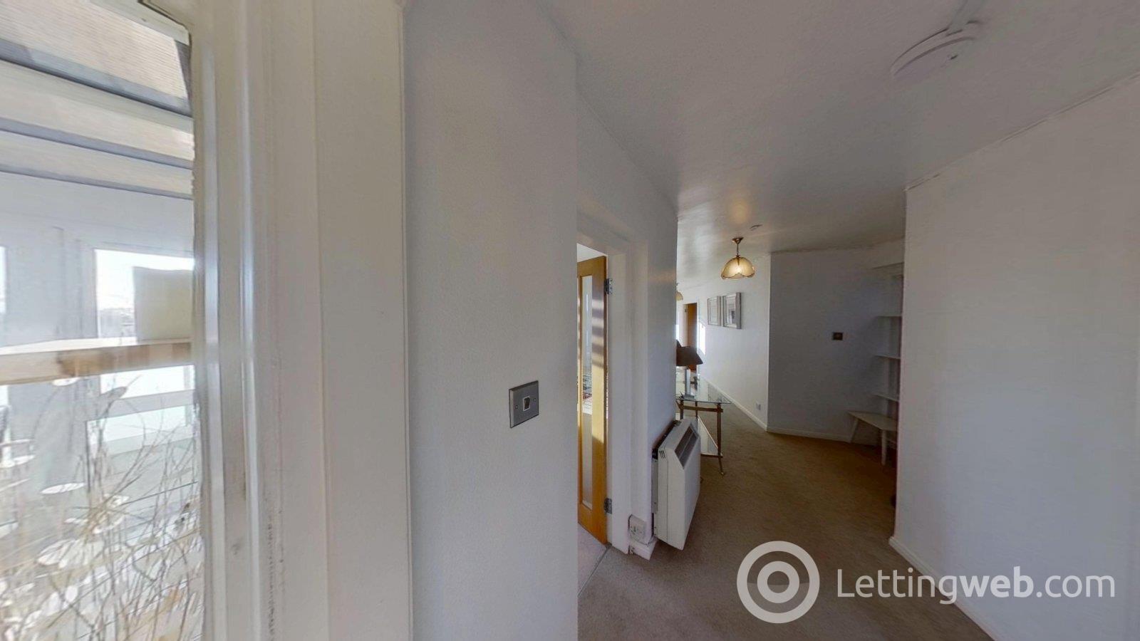 Flat Barnton Court in Edinburgh