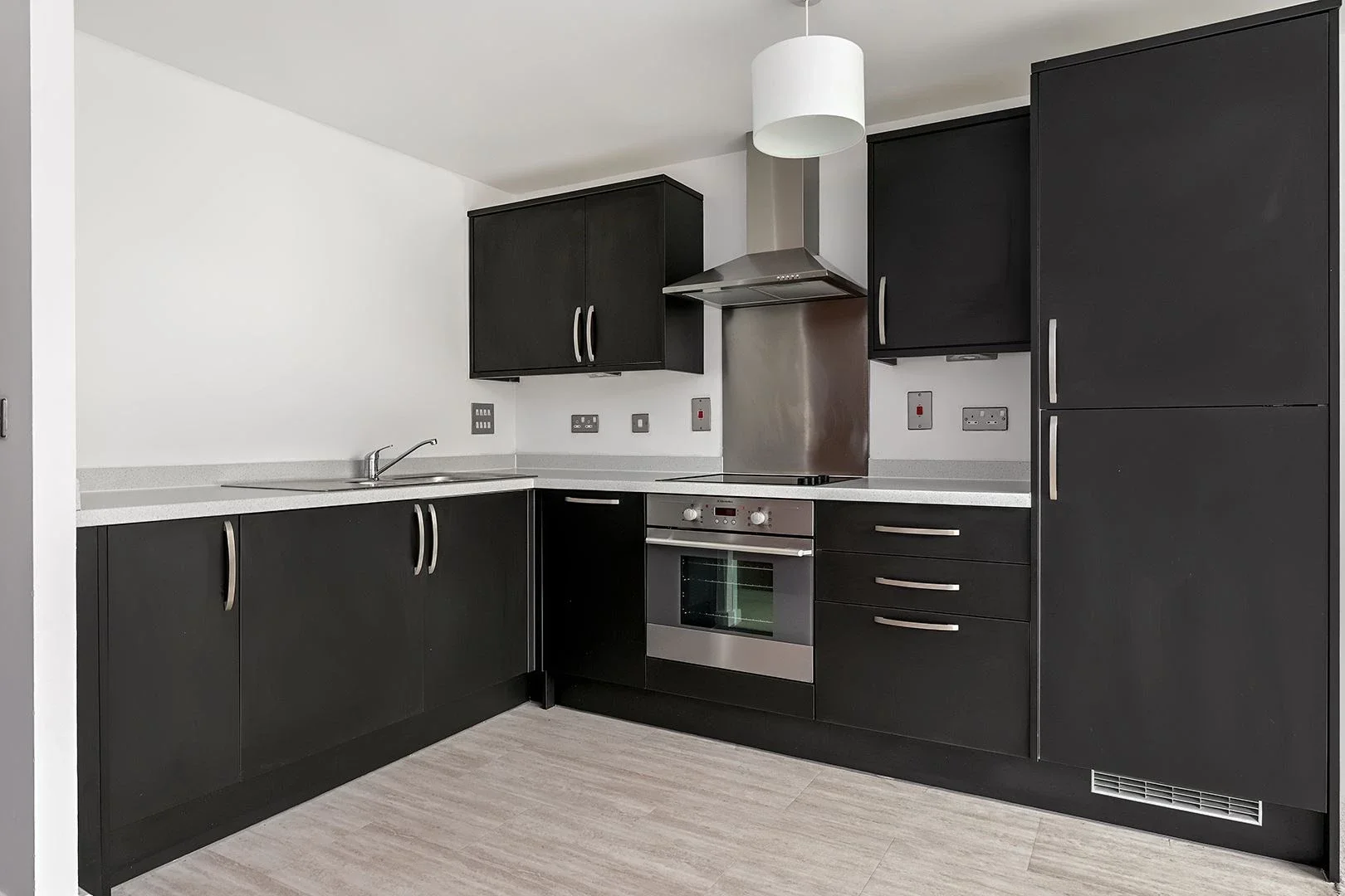 Flat O'Gorman Avenue in Rushmoor