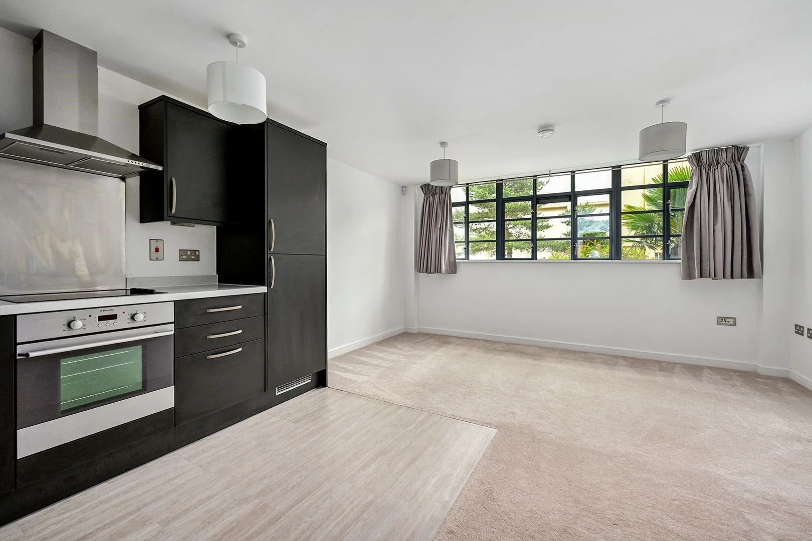 Flat O'Gorman Avenue in Rushmoor