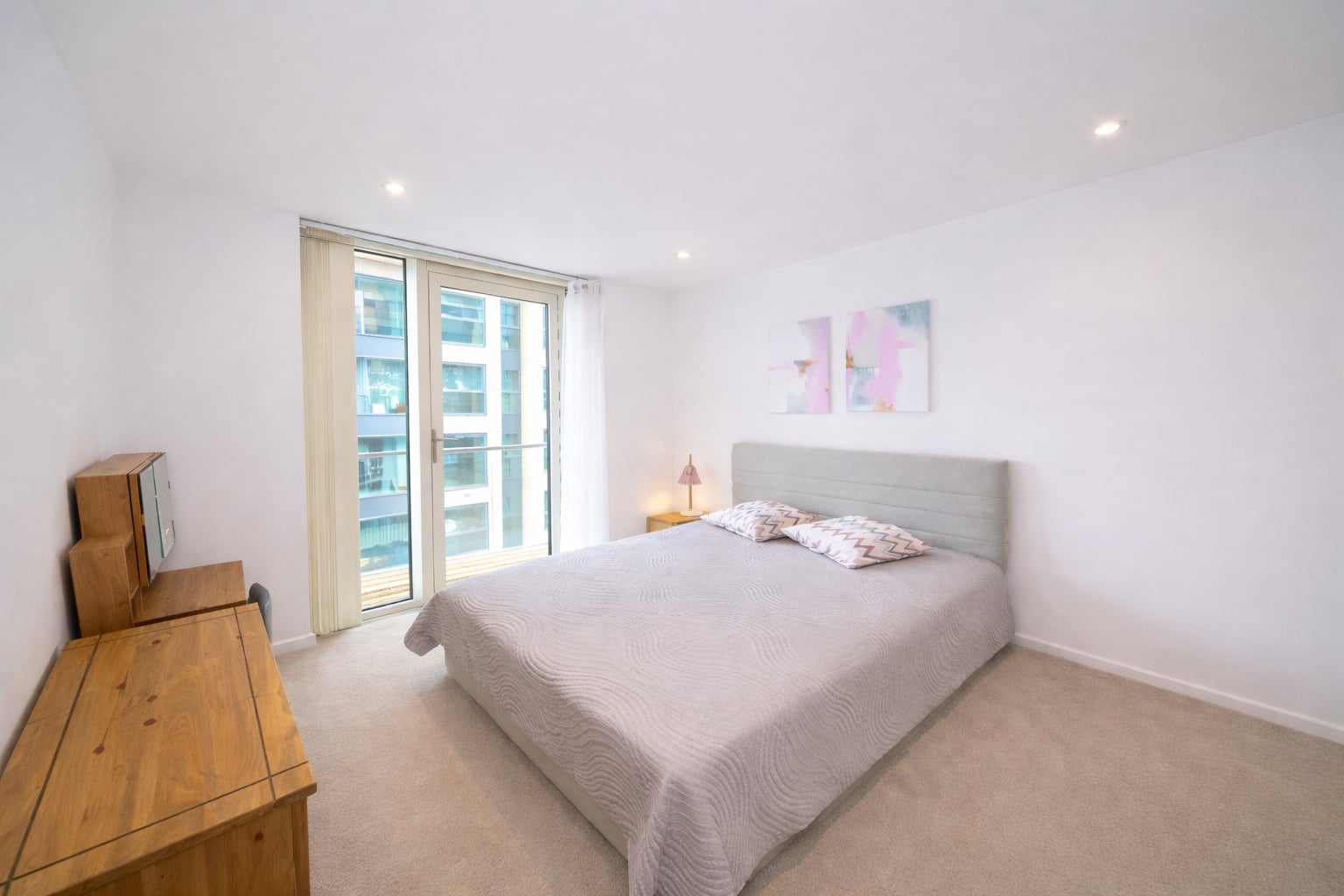 Flat Millharbour in Greater London