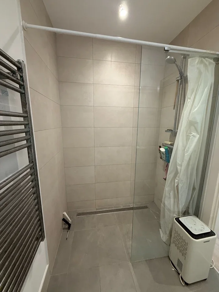 Flat Bollo Lane in Greater London