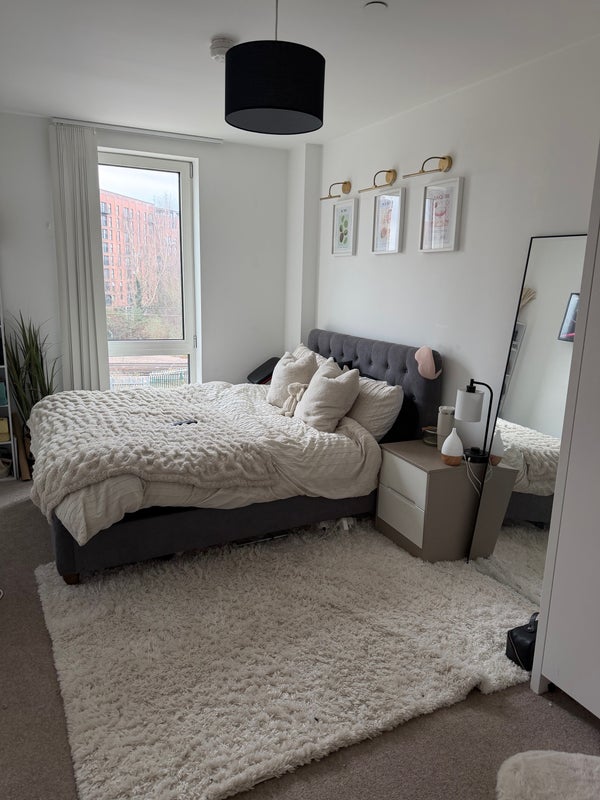 Room Middlewood Street in Salford