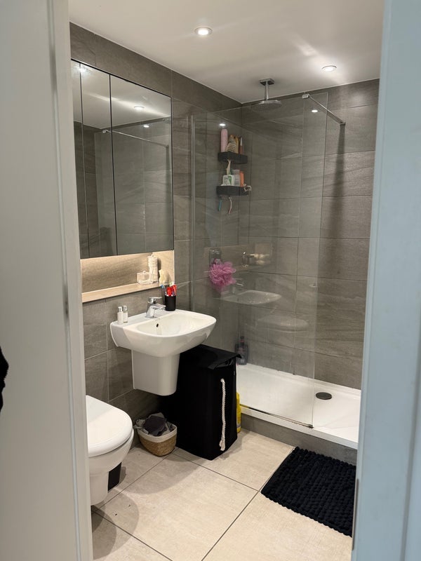 Room Middlewood Street in Salford