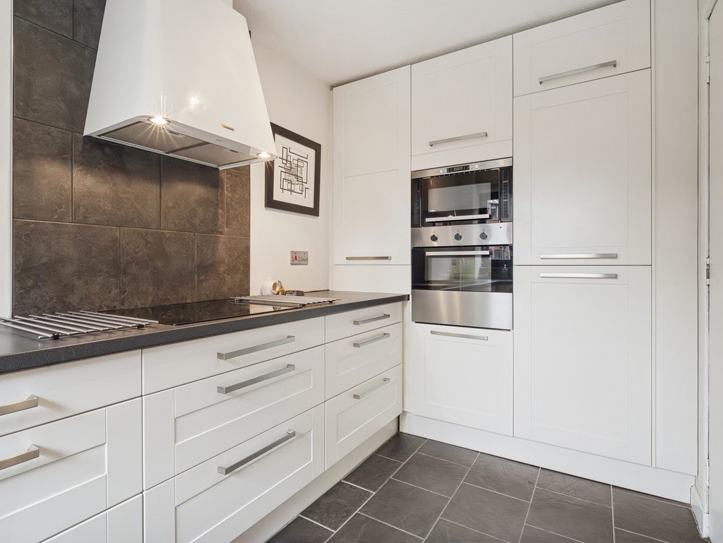 Flat Novar Drive in Glasgow