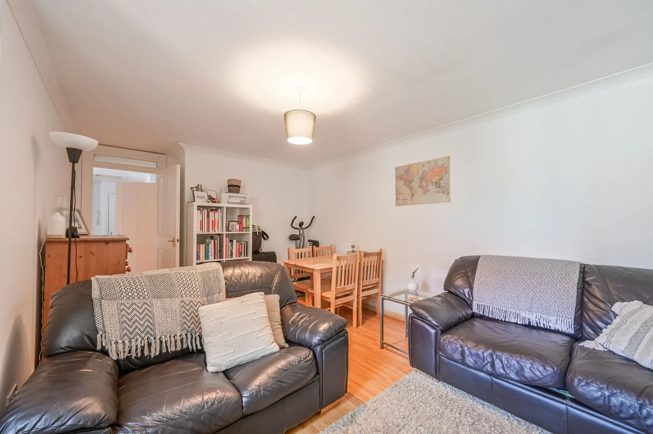 Flat Whitechapel Road in Greater London