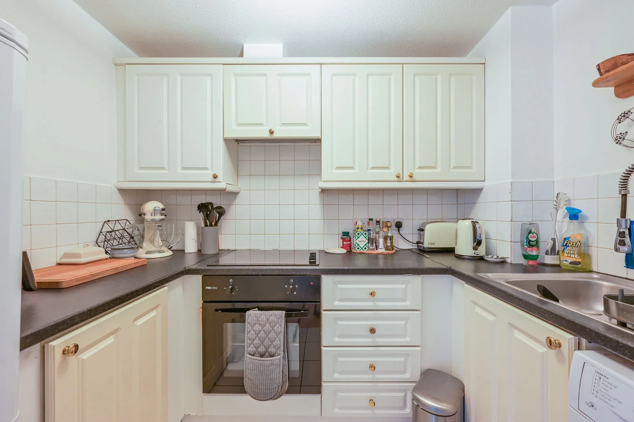 Flat Whitechapel Road in Greater London