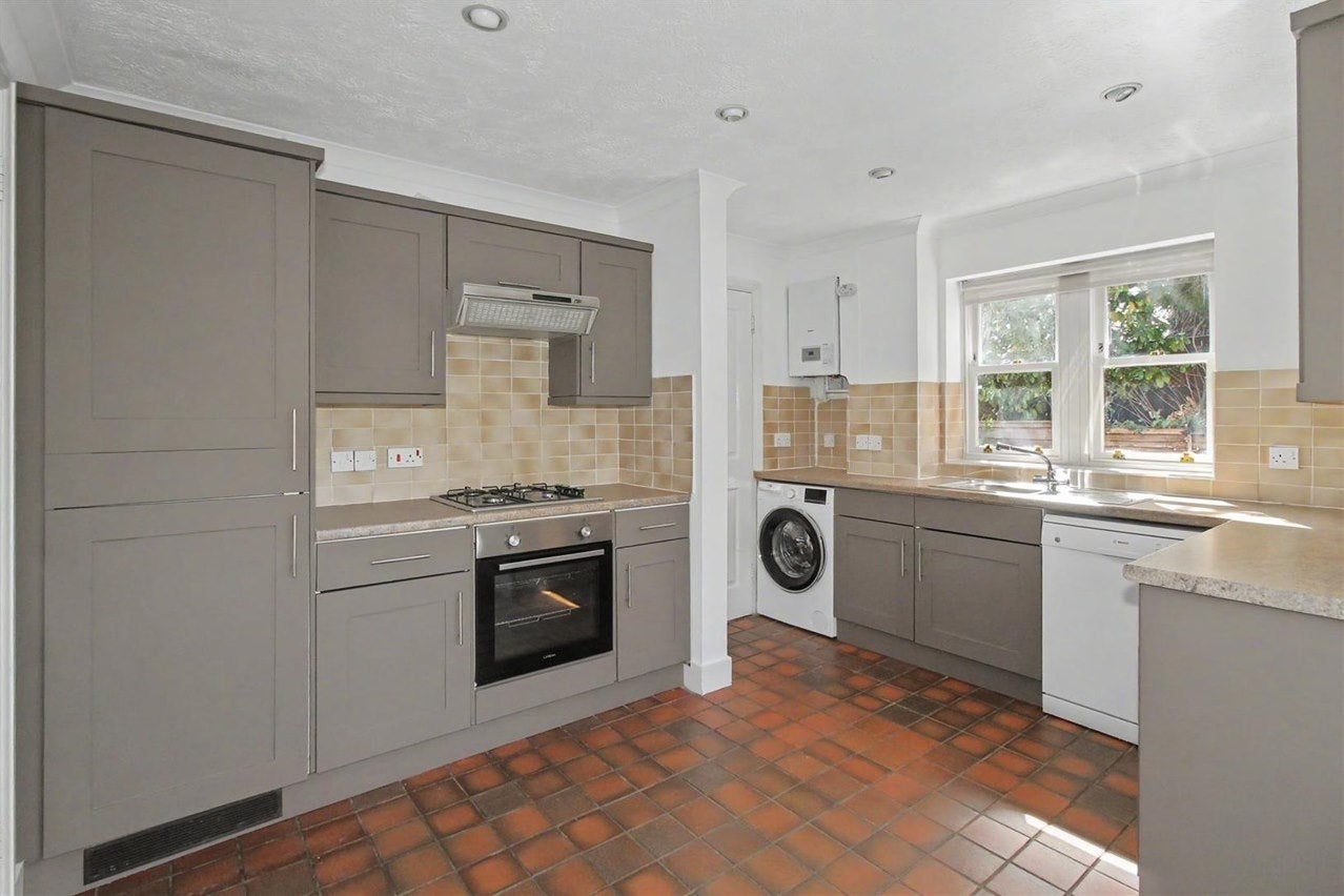 House Brisson Close in Walton on Thames