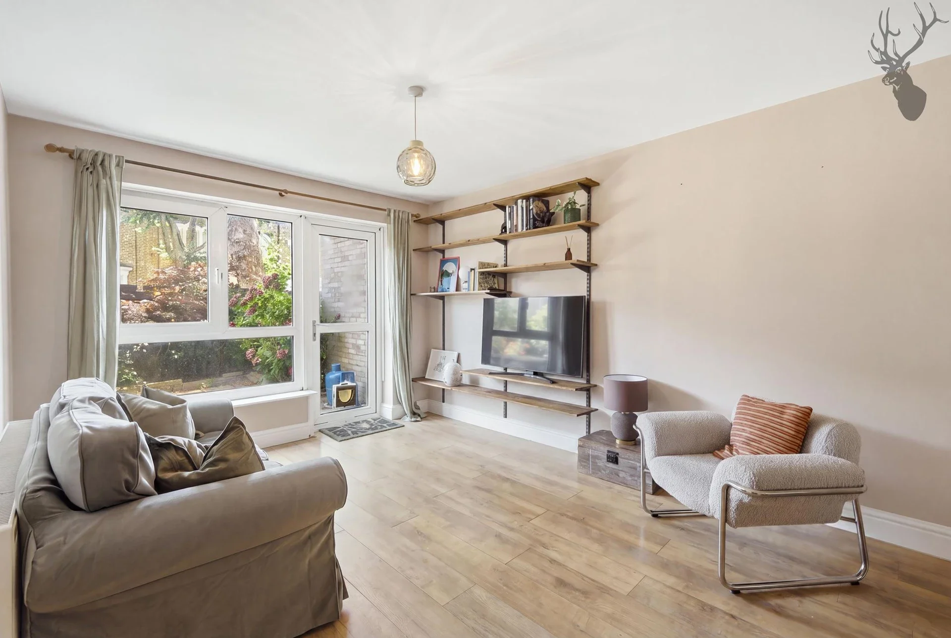 Flat Court Yard in Greater London