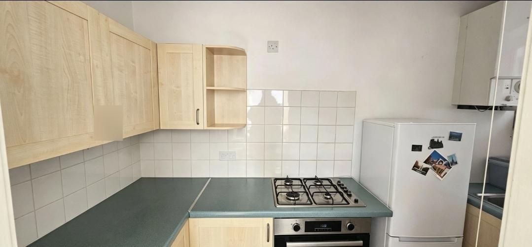 Flat Fairholt Road in Greater London