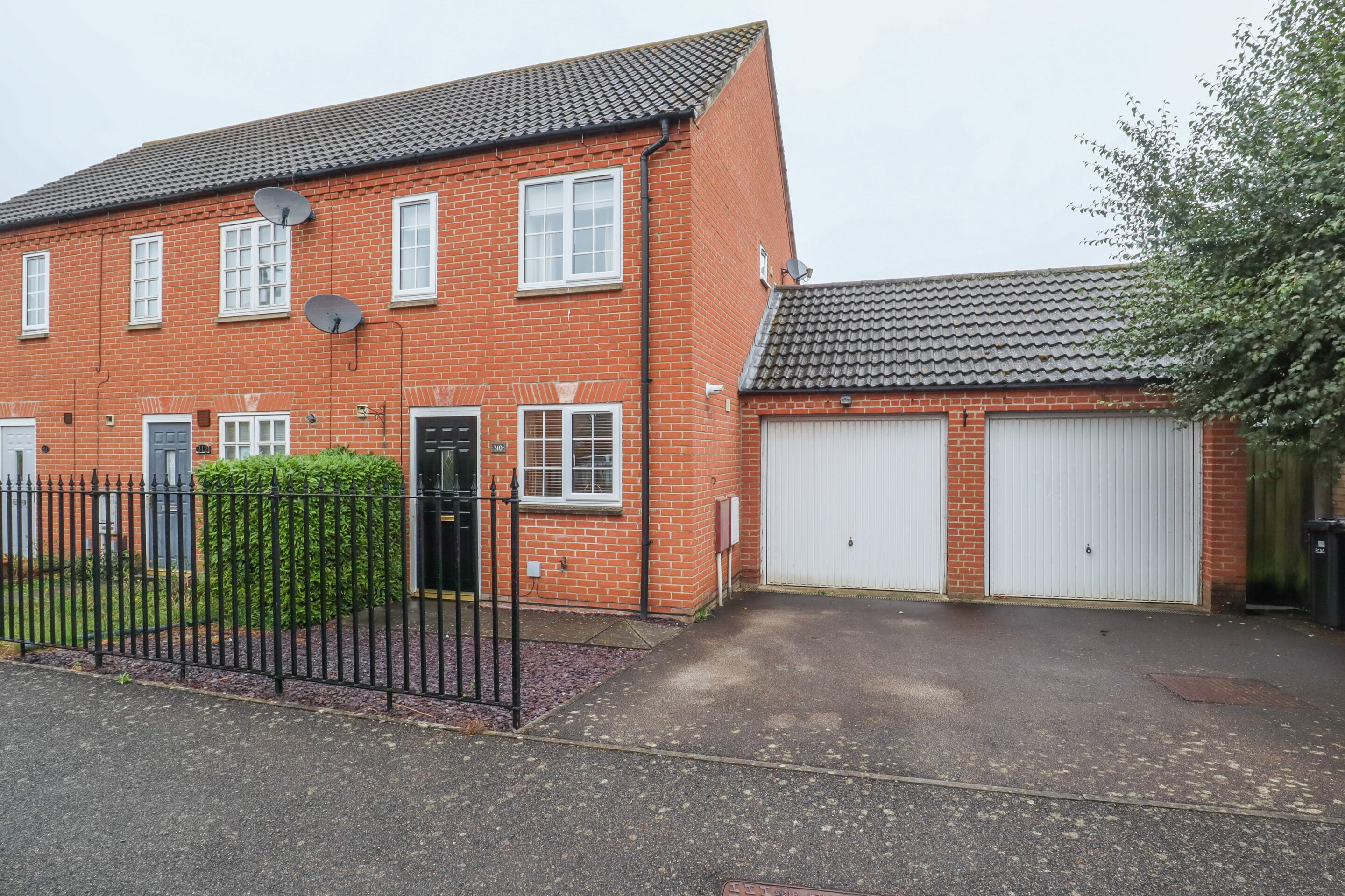 House Stirling Way in Ely