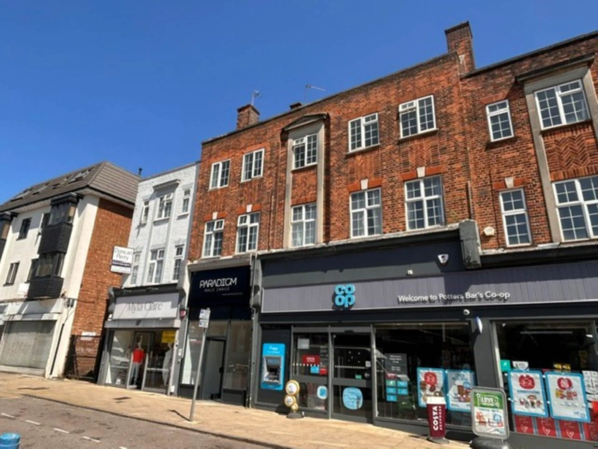 Flat High Street in Hertsmere