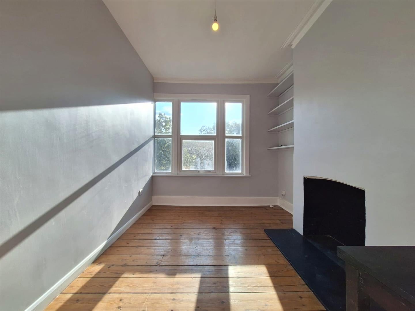 Flat Clarence Road in Greater London