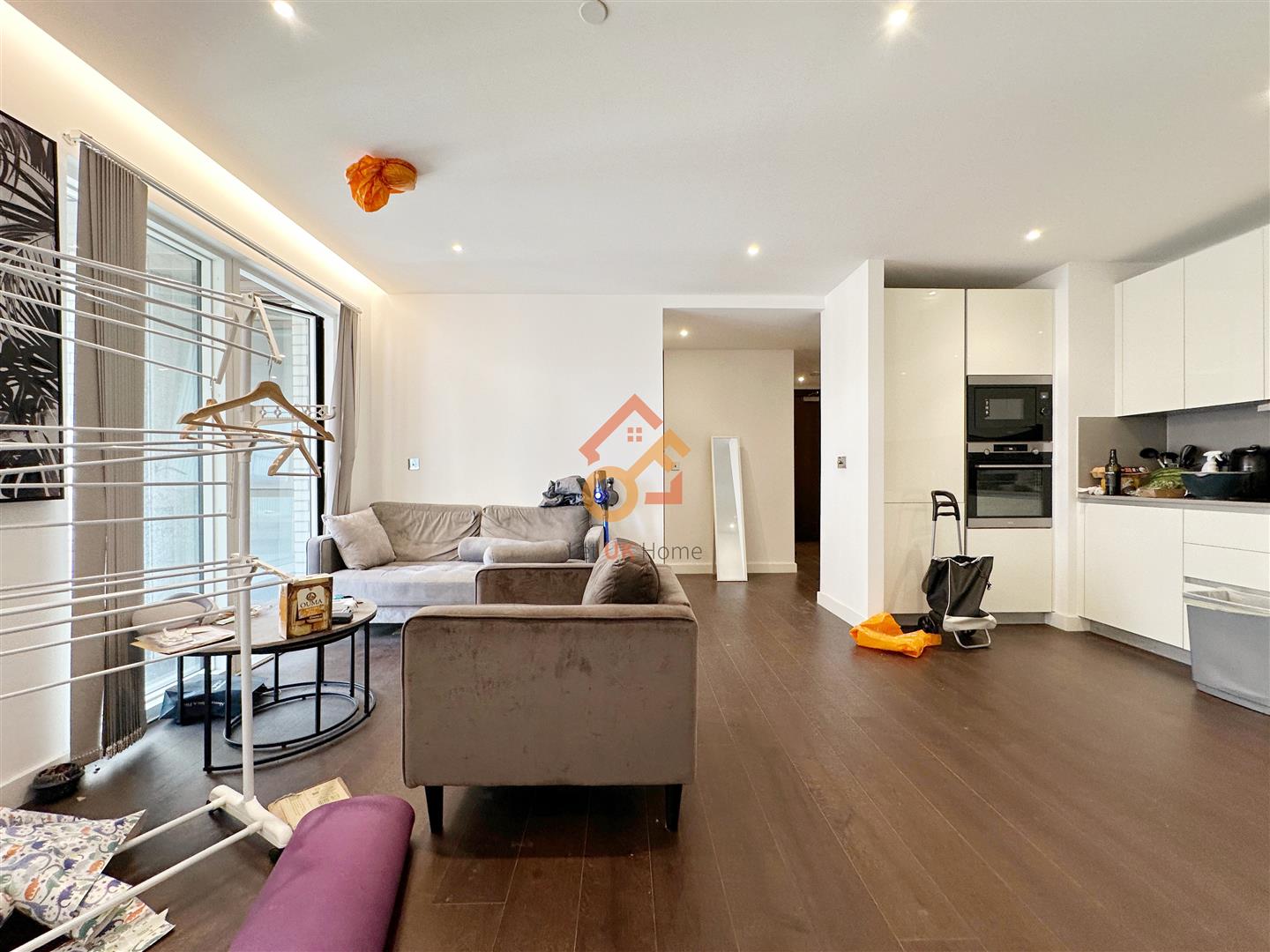 Flat Malthouse Road in Greater London