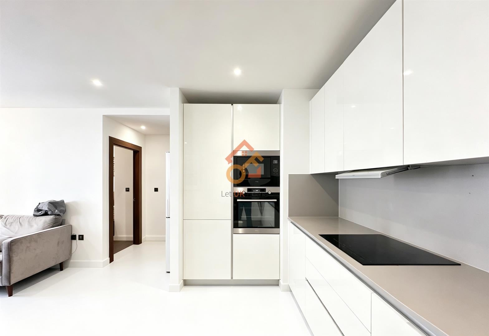Flat Malthouse Road in Greater London