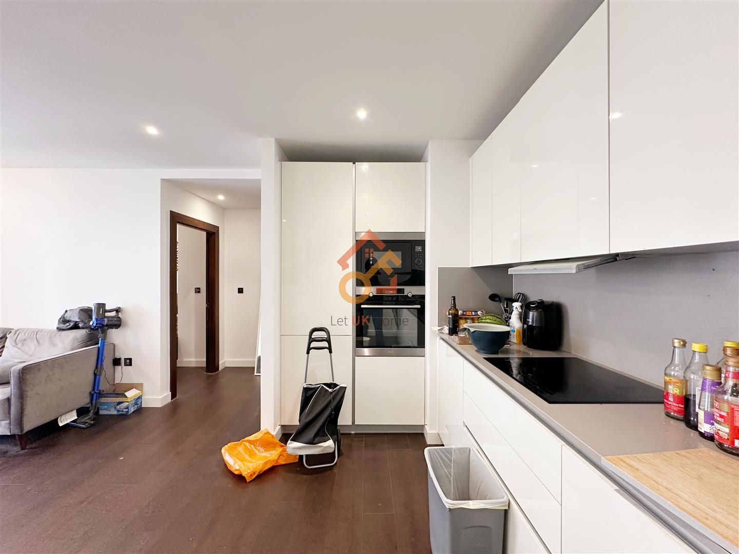 Flat Malthouse Road in Greater London
