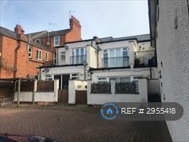 Flat Clarence Avenue in Northampton