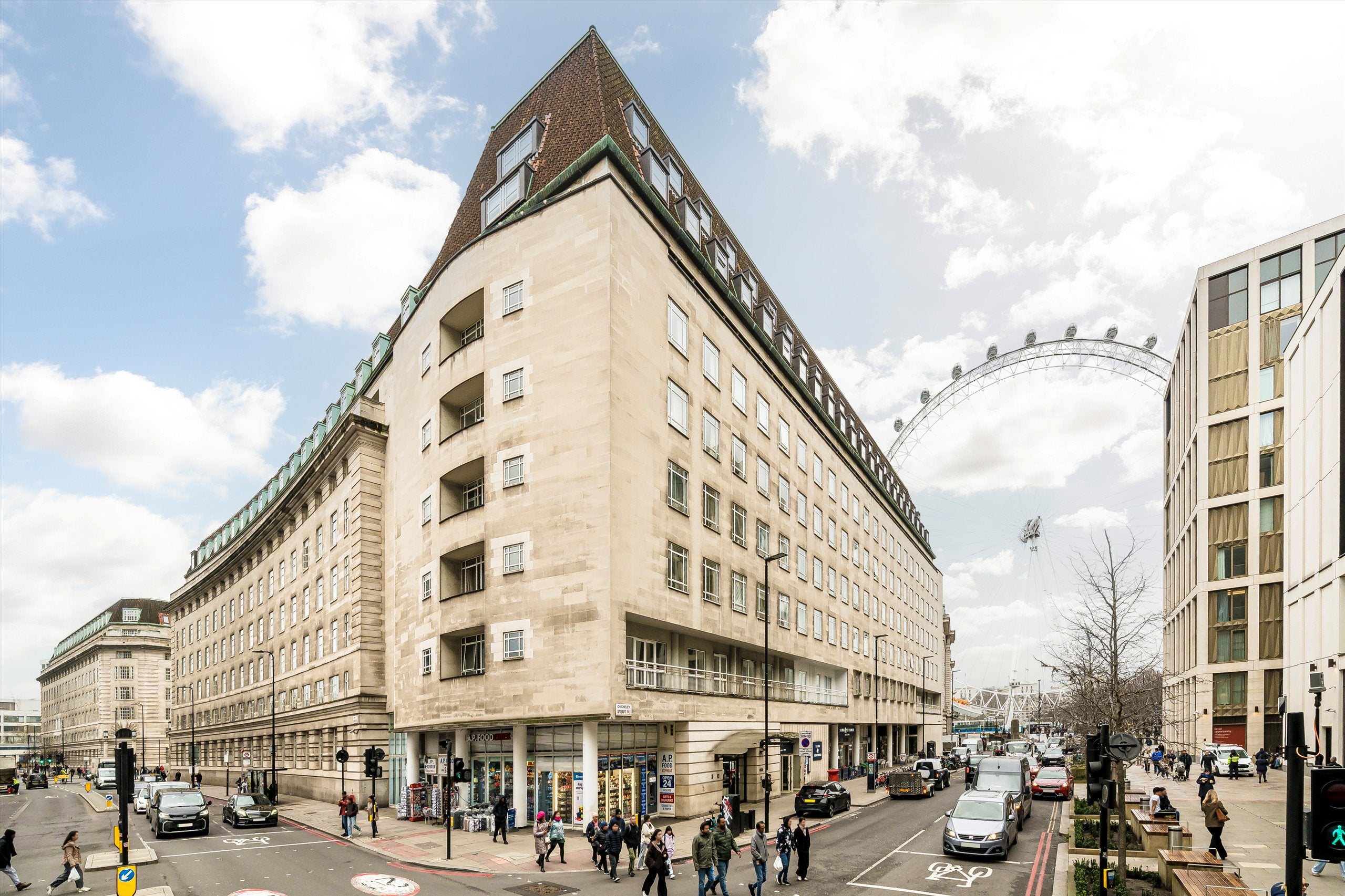 Flat York Road in Greater London