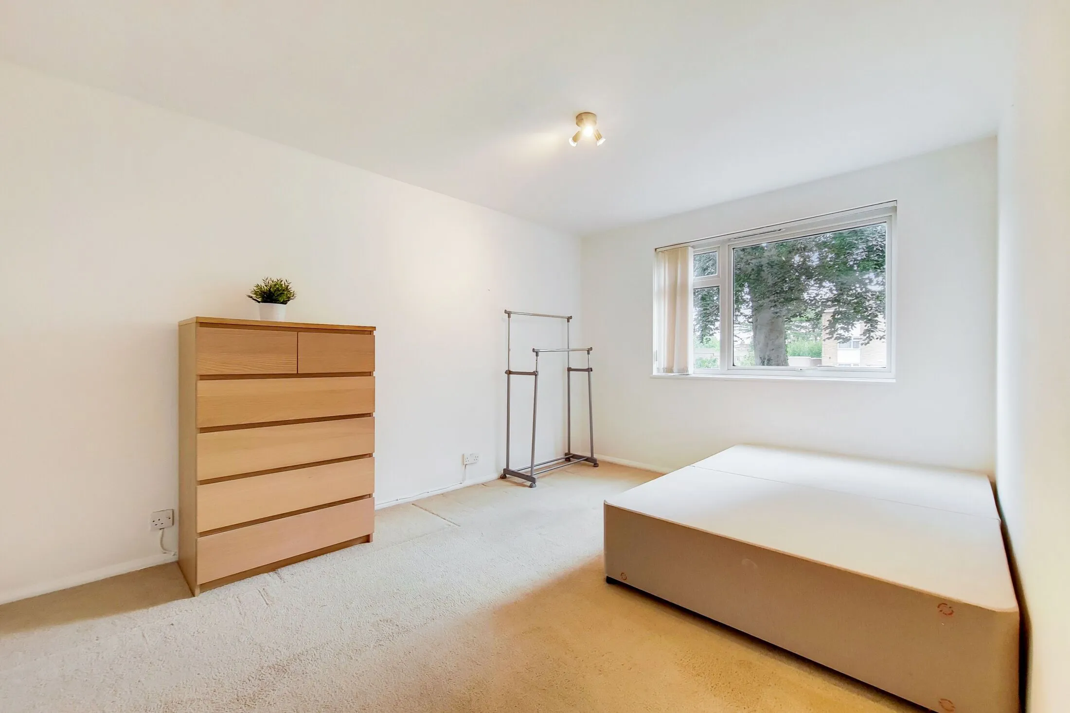 Flat Belcroft Close in Greater London
