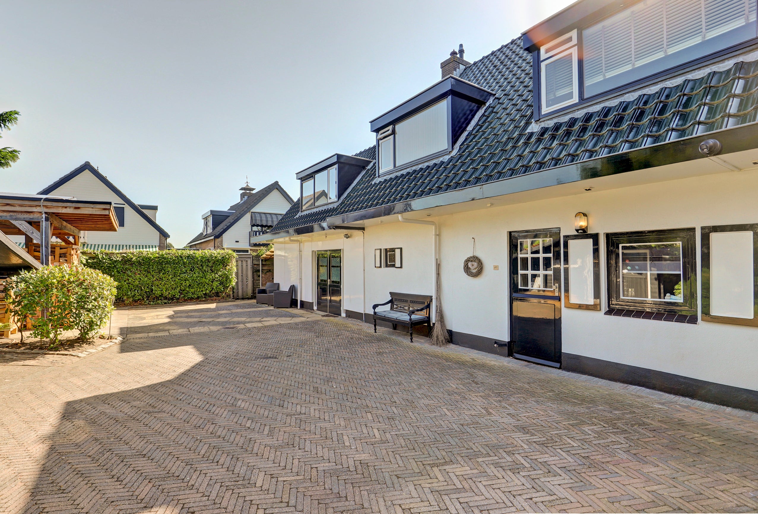 Huis Kerkplein 10 in Hendrik-Ido-Ambacht