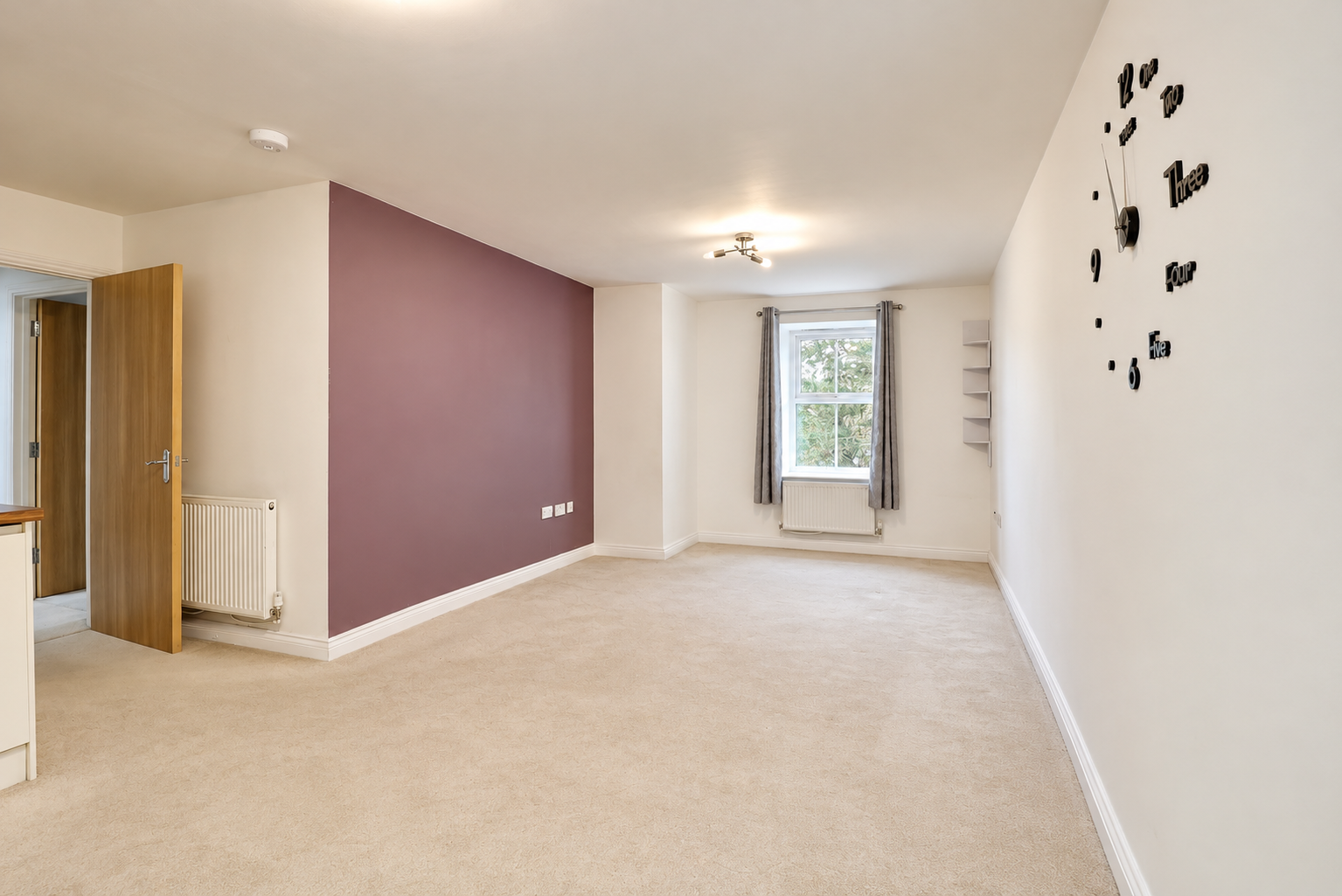 Flat Kingfisher Crescent in Rayleigh