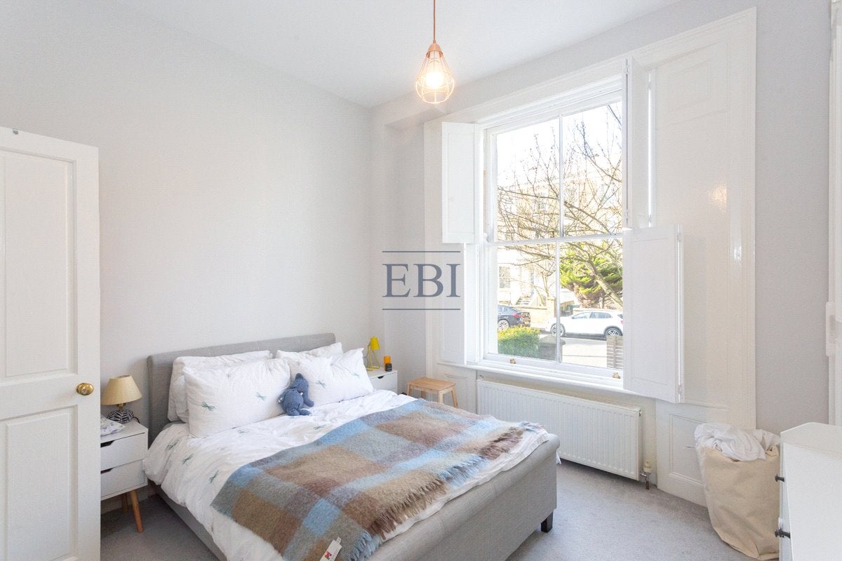 Flat Elmore Street in Greater London