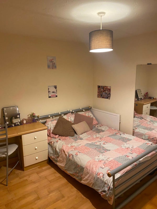 Room Gill Street in Liverpool