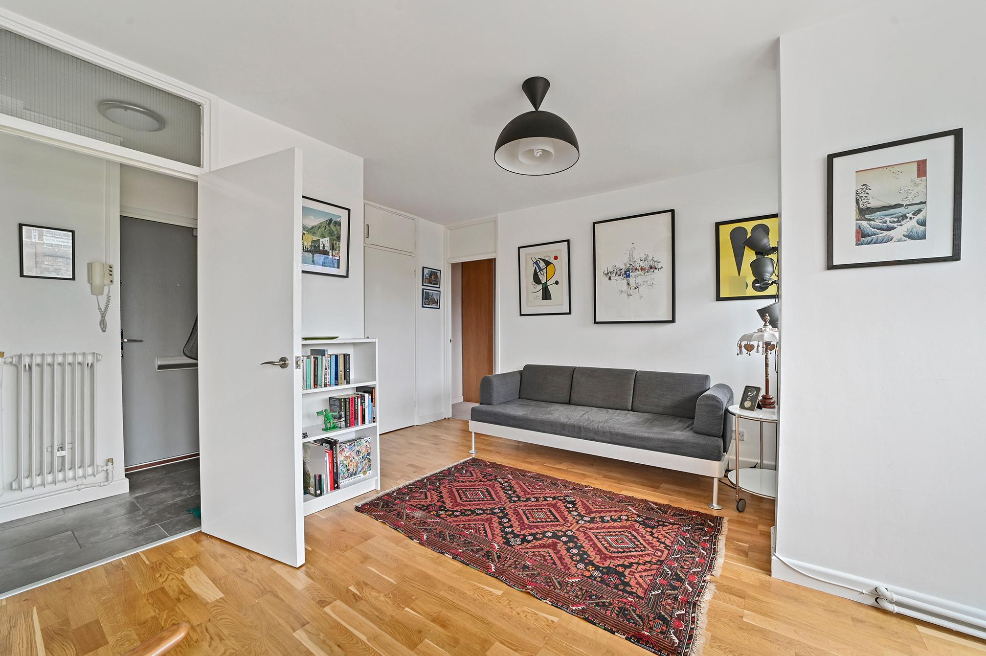 Flat Weymouth Terrace in Greater London