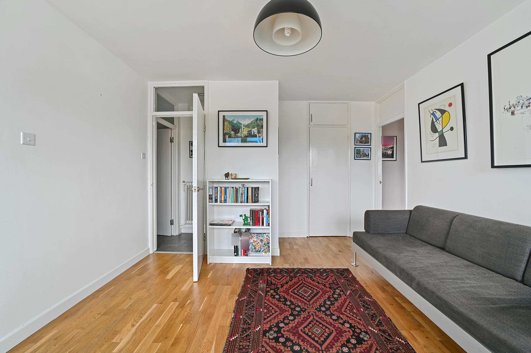 Flat Weymouth Terrace in Greater London