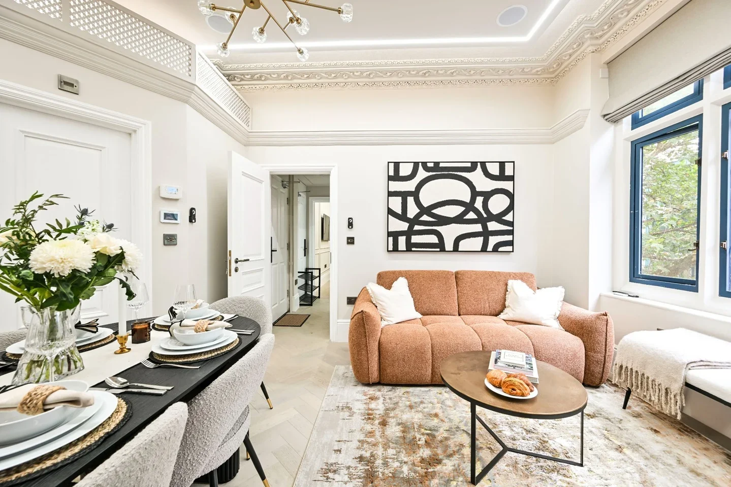 Flat Denmark Street in Greater London