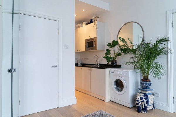 Flat Halsmere Road in London