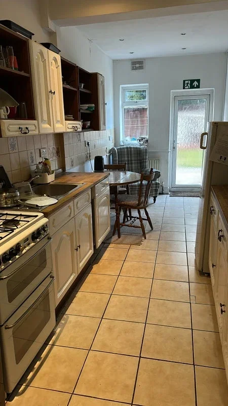 Room Gantshill Crescent in Greater London