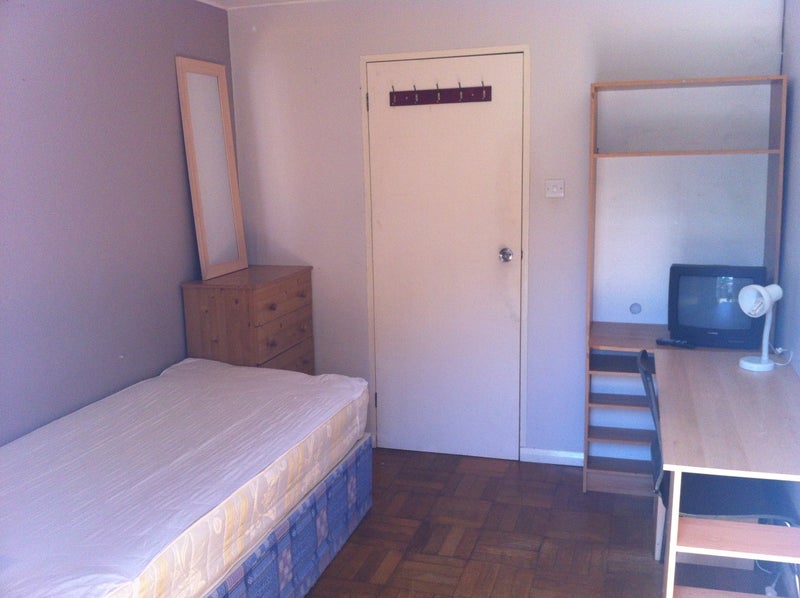 Room Tenbury Close in Greater London