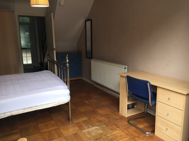 Room Tenbury Close in Greater London