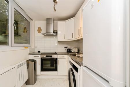 Flat Howson Terrace in Greater London